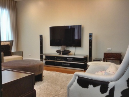 Flat screen television with sound system